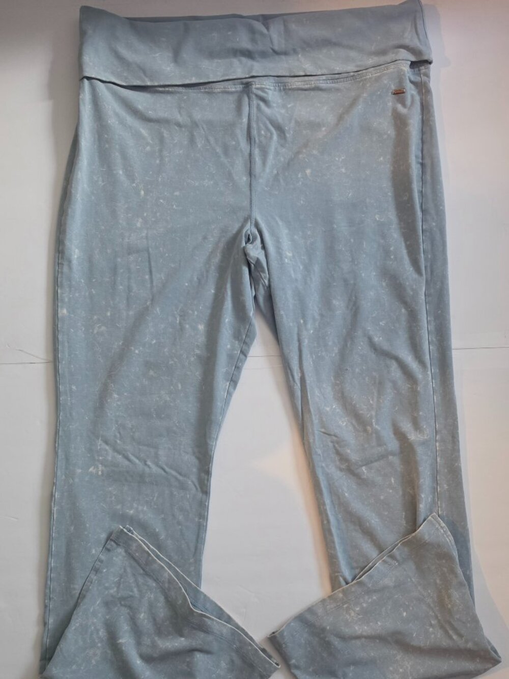 PINK Victoria’s Secret Light Blue Acid Wash Foldover Flare Leggings Split Hem XX